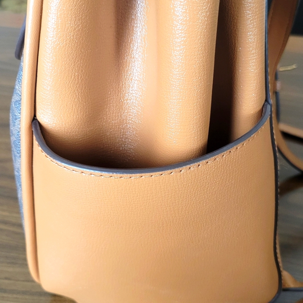 Backpack - Picture 8 of 8